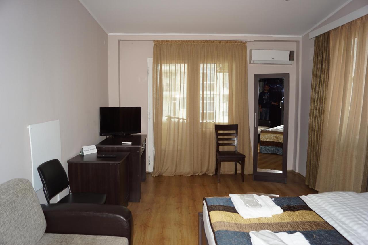 Iar Hotel Батуми Экстерьер фото