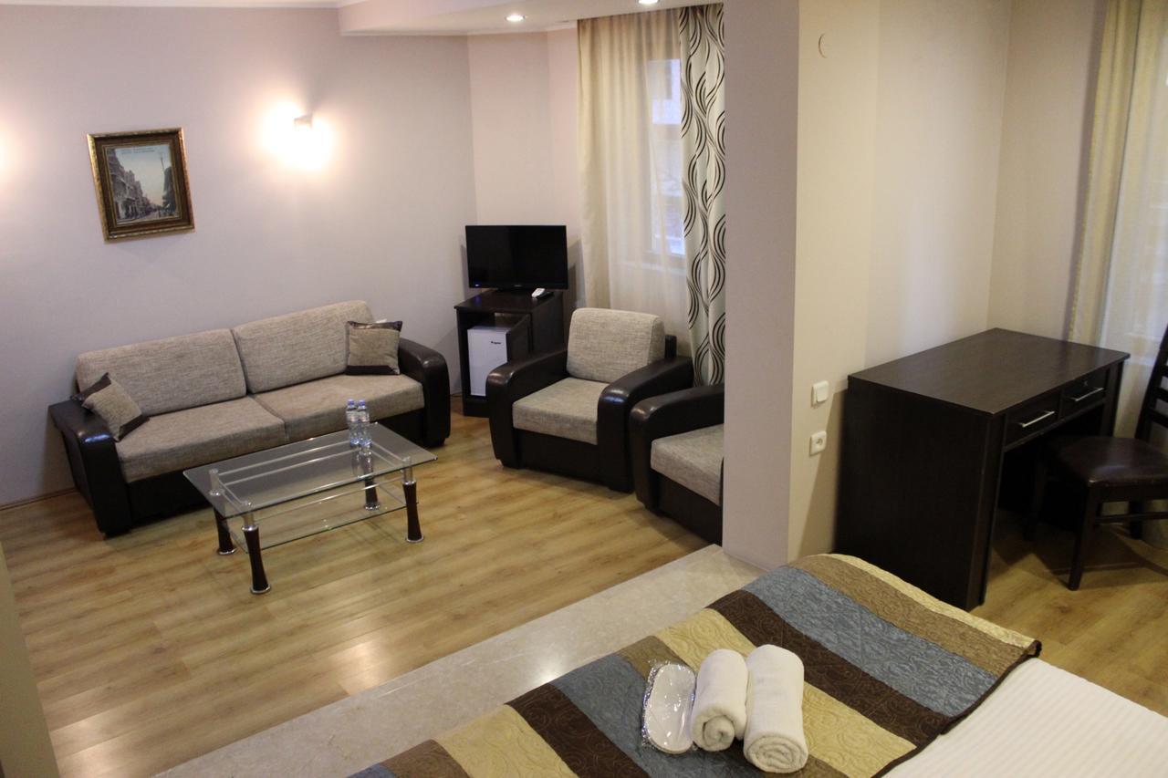 Iar Hotel Батуми Экстерьер фото