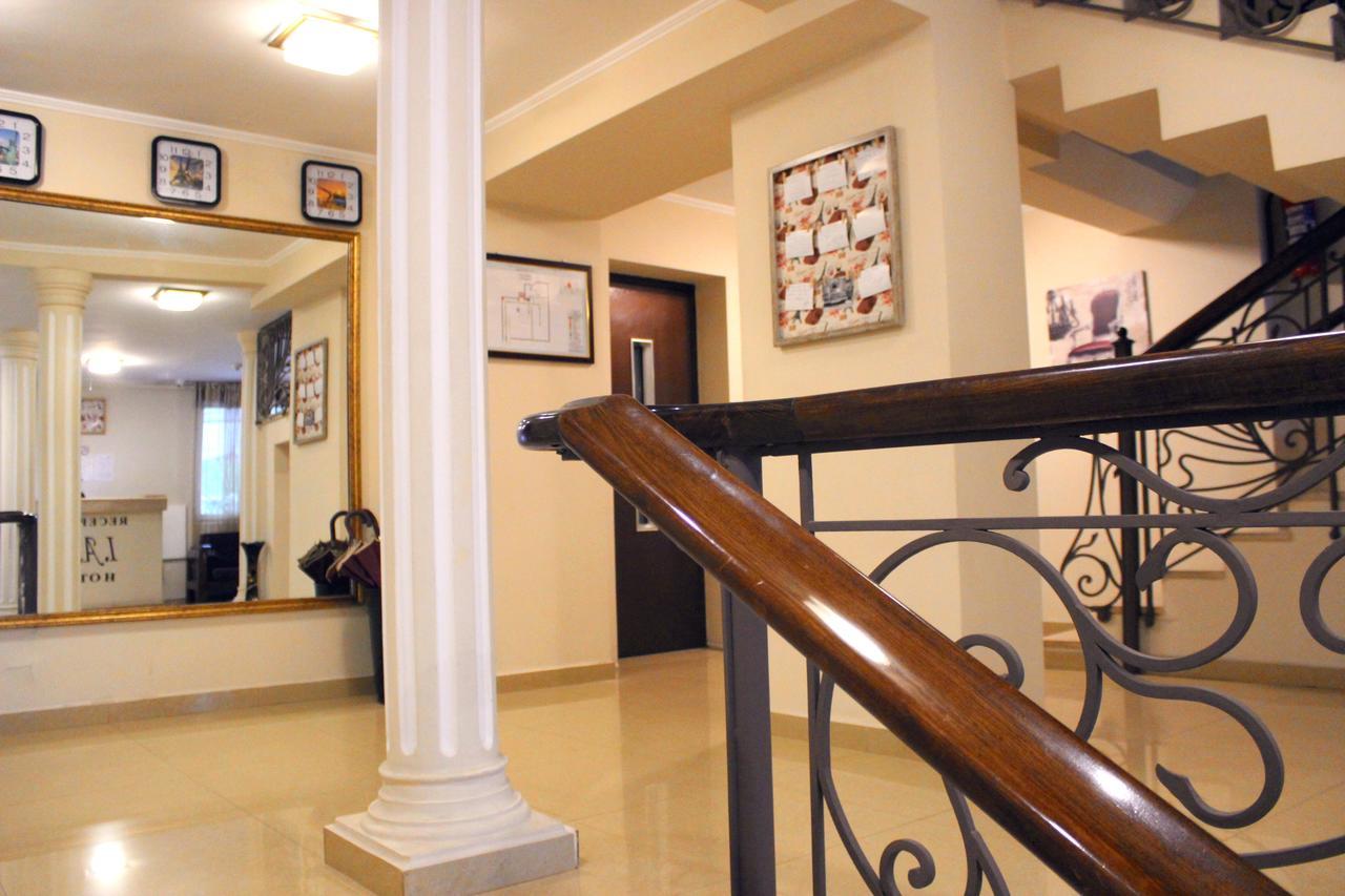 Iar Hotel Батуми Экстерьер фото