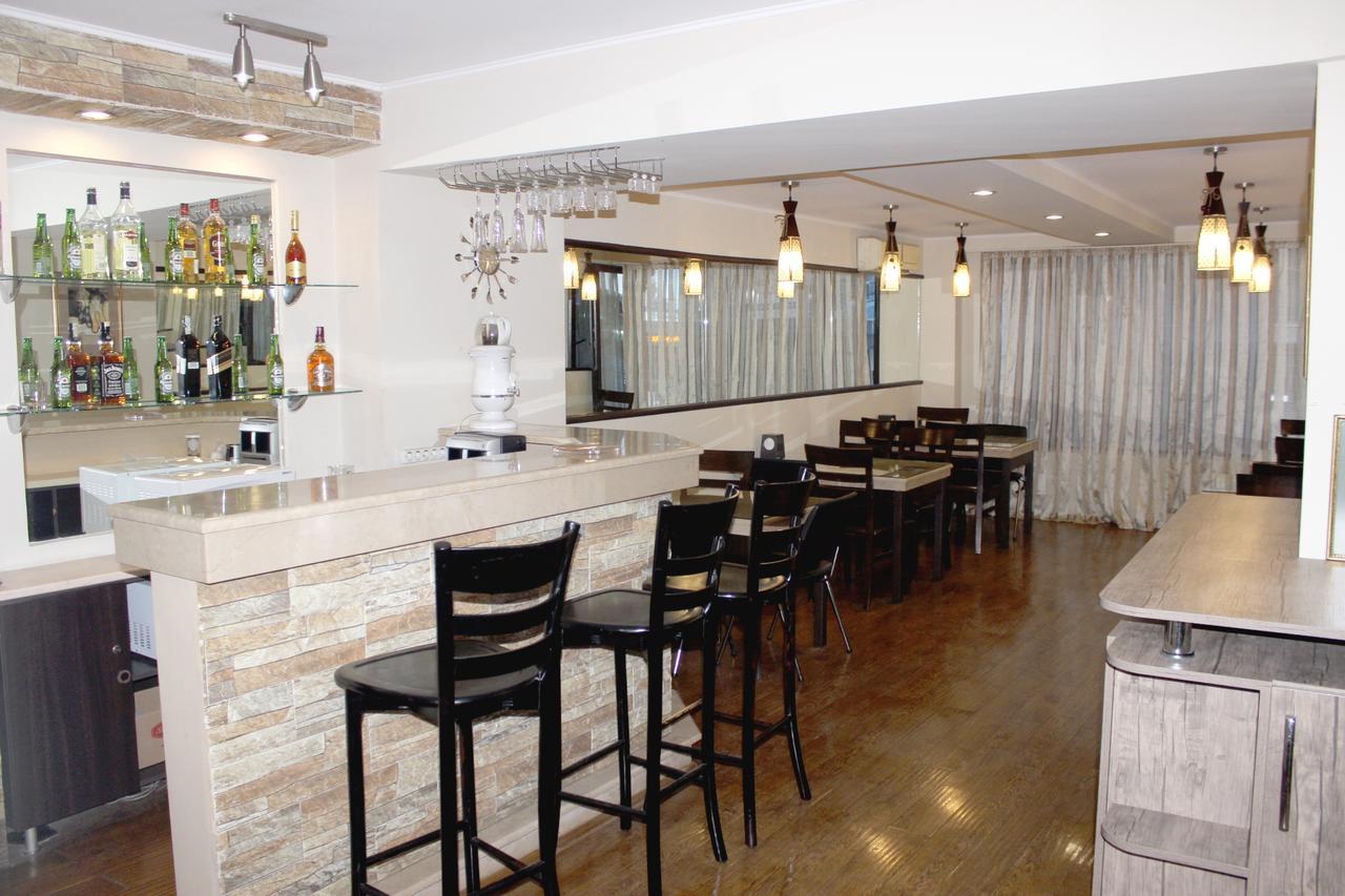 Iar Hotel Батуми Экстерьер фото