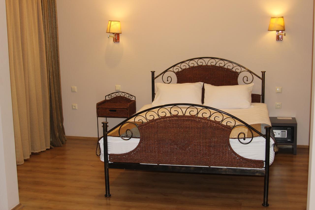 Iar Hotel Батуми Экстерьер фото